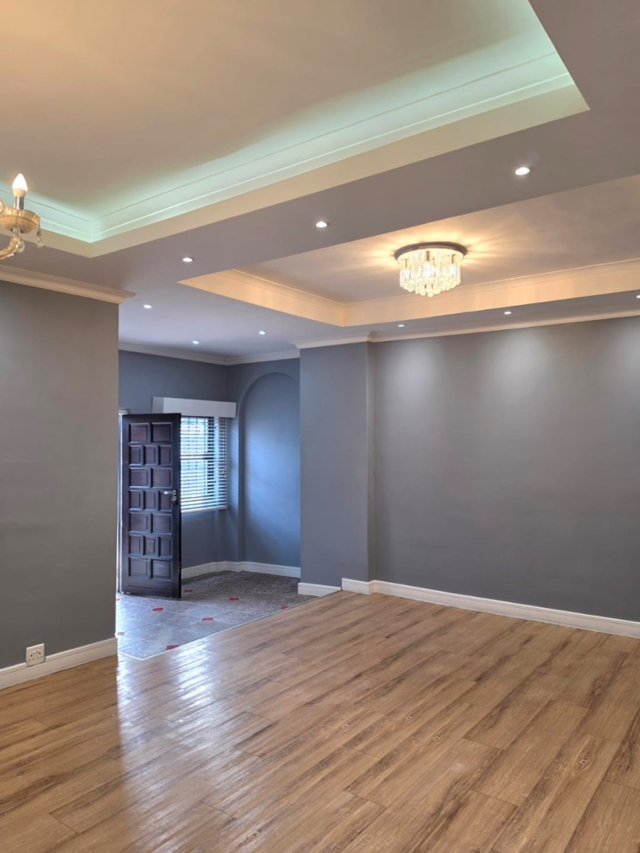 5 Bedroom Property for Sale in Kenilworth Western Cape